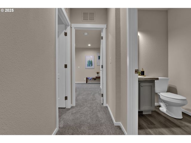 1437 53rd St, Florence, OR 97439