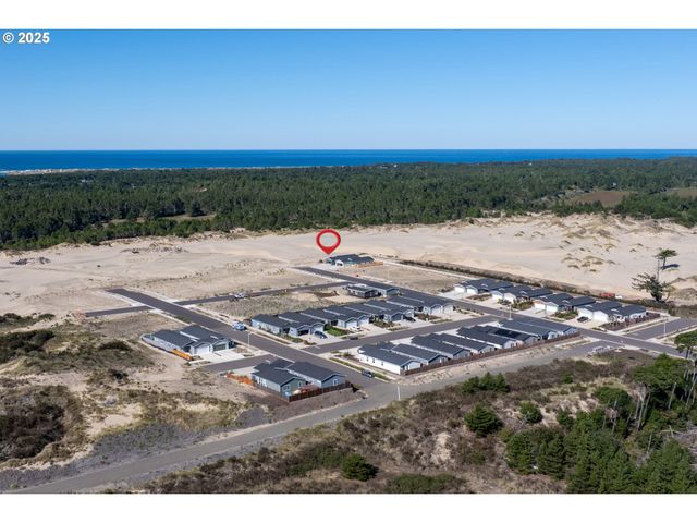 1437 53rd St, Florence, OR 97439