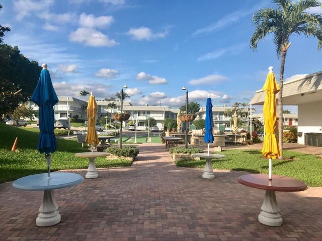 3240 Lake Osborne Drive 206, Lake Worth Beach, FL 33461