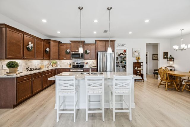 2608 Stonecenter Ln, Murfreesboro, TN 37128