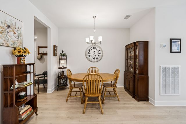 2608 Stonecenter Ln, Murfreesboro, TN 37128