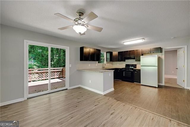 2211 Sandridge Place SW, Atlanta, GA 30331
