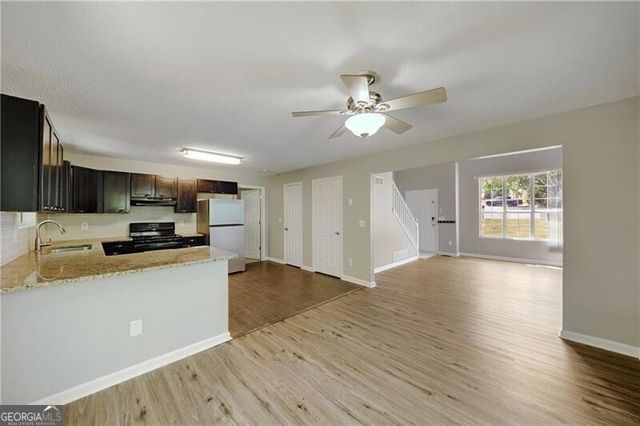 2211 Sandridge Place SW, Atlanta, GA 30331