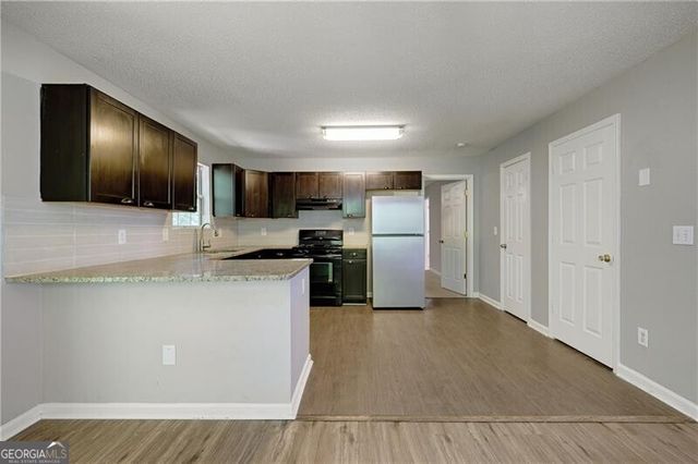2211 Sandridge Place SW, Atlanta, GA 30331