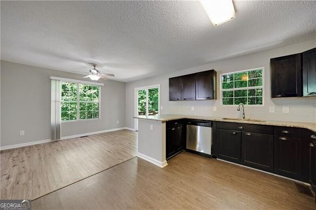 2211 Sandridge Place SW, Atlanta, GA 30331