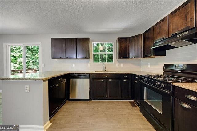 2211 Sandridge Place SW, Atlanta, GA 30331