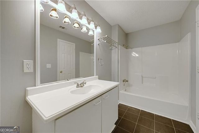 2211 Sandridge Place SW, Atlanta, GA 30331