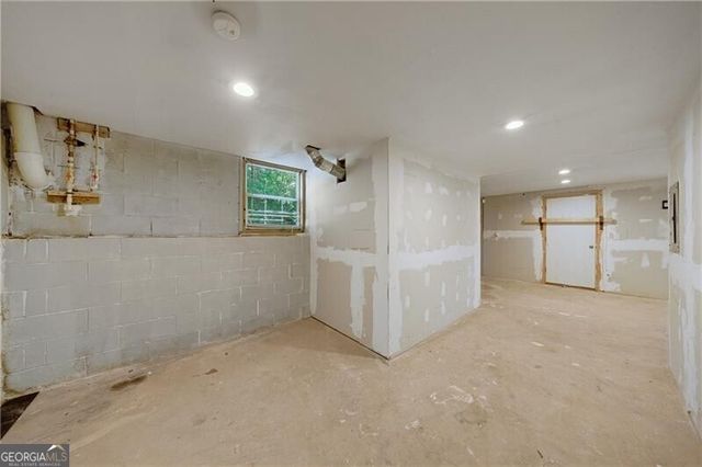 2211 Sandridge Place SW, Atlanta, GA 30331