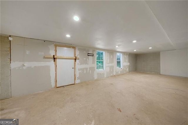 2211 Sandridge Place SW, Atlanta, GA 30331