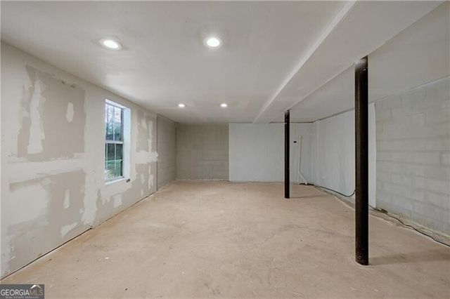 2211 Sandridge Place SW, Atlanta, GA 30331