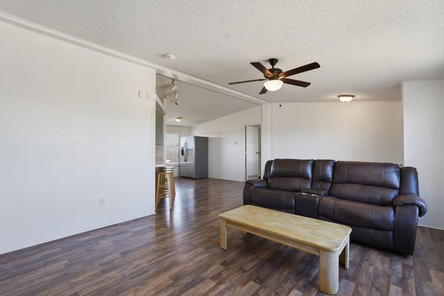 5 Calle SE, Edgewood, NM 87015