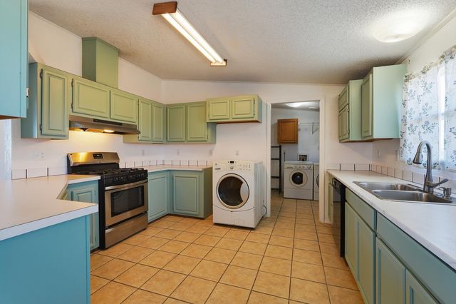 5 Calle SE, Edgewood, NM 87015