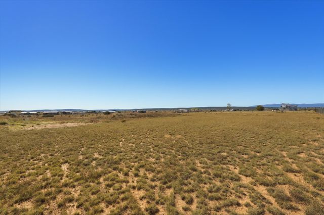 5 Calle SE, Edgewood, NM 87015