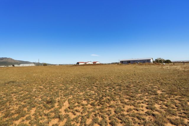 5 Calle SE, Edgewood, NM 87015