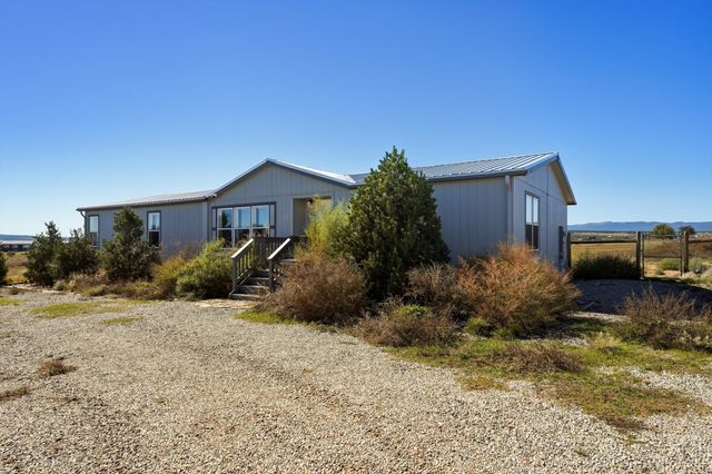 5 Calle SE, Edgewood, NM 87015