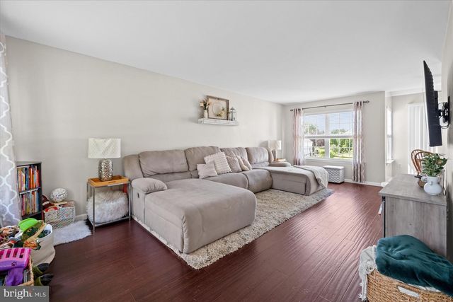 254 FLAGSTONE DR, Newark, DE 19702