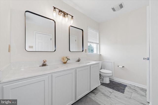 254 FLAGSTONE DR, Newark, DE 19702