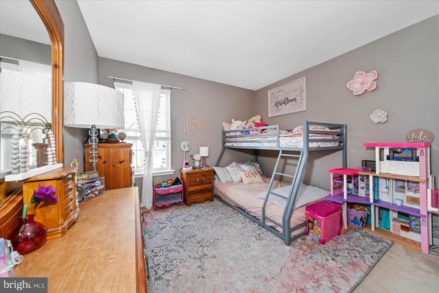 254 FLAGSTONE DR, Newark, DE 19702