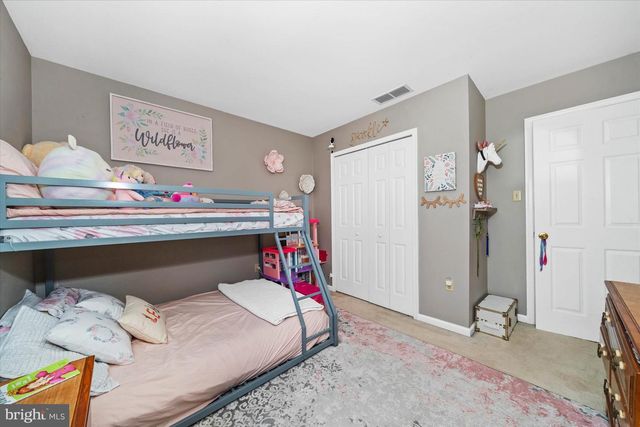 254 FLAGSTONE DR, Newark, DE 19702
