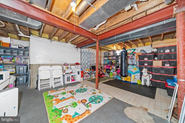 254 FLAGSTONE DR, Newark, DE 19702
