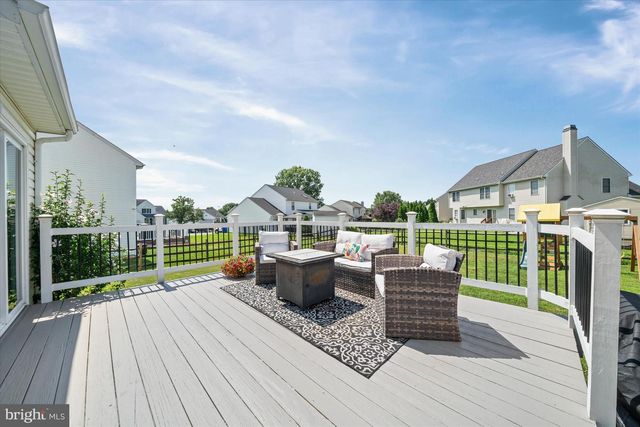 254 FLAGSTONE DR, Newark, DE 19702