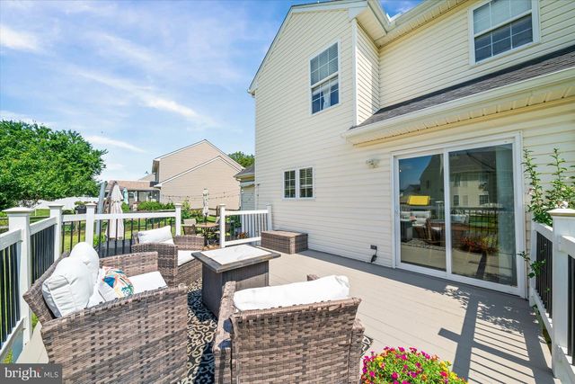 254 FLAGSTONE DR, Newark, DE 19702