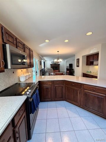 2536 River Winds Court, St Louis, MO 63129