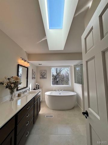 2536 River Winds Court, St Louis, MO 63129