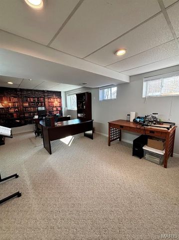 2536 River Winds Court, St Louis, MO 63129