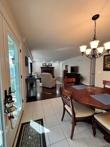 2536 River Winds Court, St Louis, MO 63129