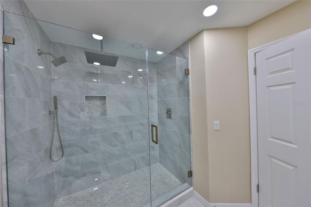 9872 BUBBLING BROOK COURT, Oviedo, FL 32765