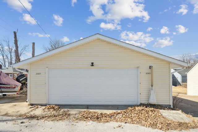 2007 Warren Street, Davenport, IA 52804