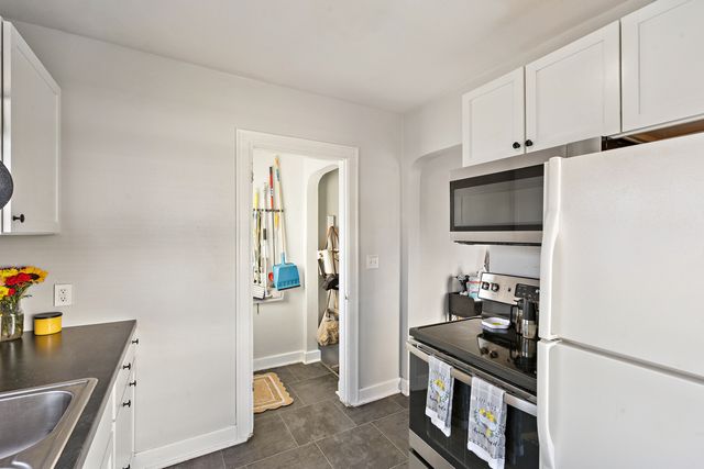 2007 Warren Street, Davenport, IA 52804