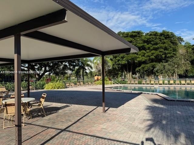 13001 SW 15th Ct 207T, Pembroke Pines, FL 33027