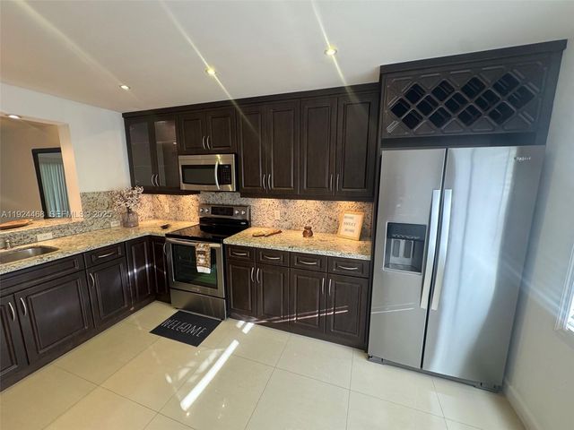 13001 SW 15th Ct 207T, Pembroke Pines, FL 33027