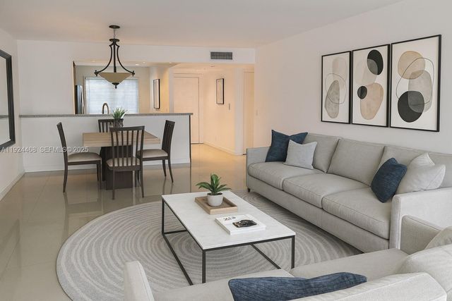 13001 SW 15th Ct 207T, Pembroke Pines, FL 33027