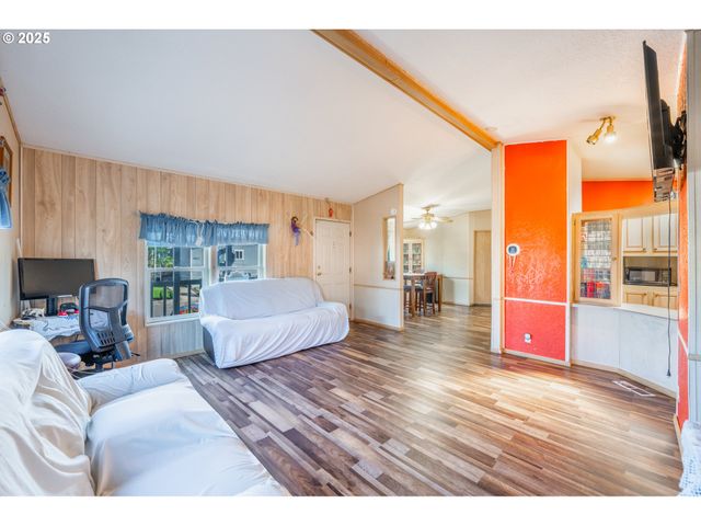 5064 SILVER Loop, Salem, OR 97305