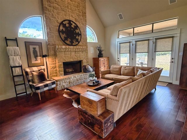 20305 Haystack CV, Spicewood, TX 78669