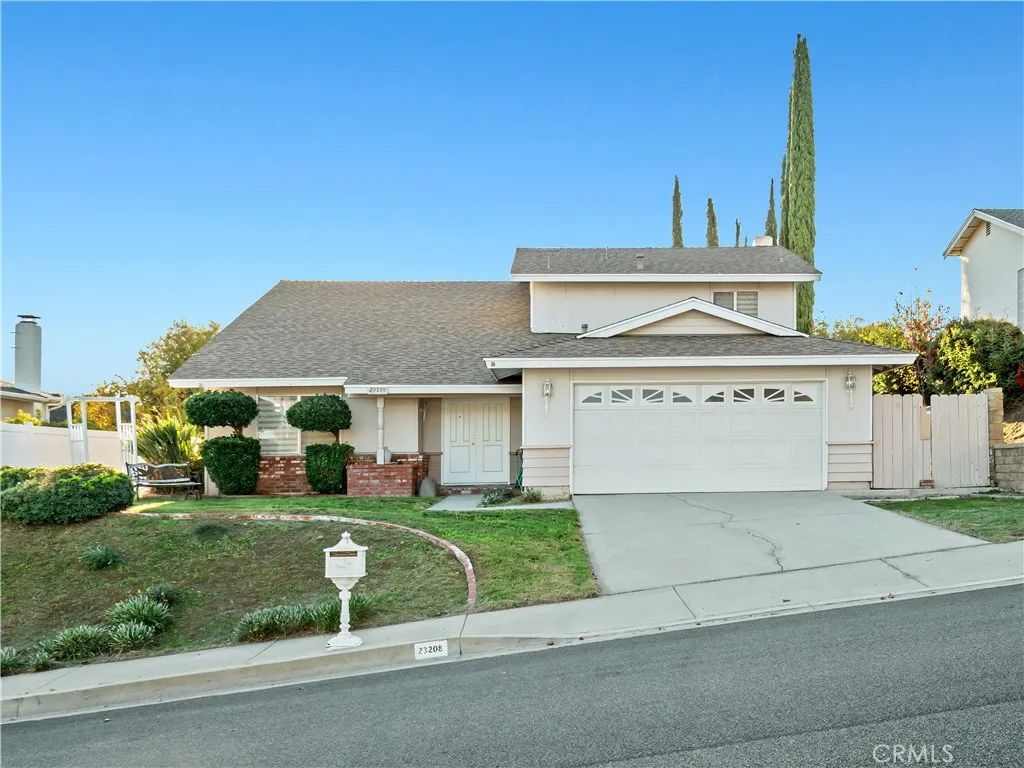 23208 Cuervo, Valencia, CA 91354