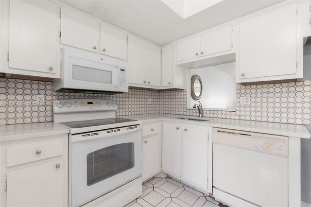 1480 NW 80th Ave 304, Margate, FL 33063