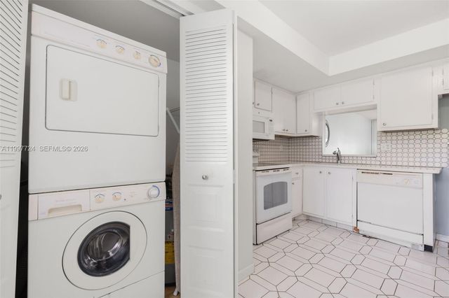 1480 NW 80th Ave 304, Margate, FL 33063