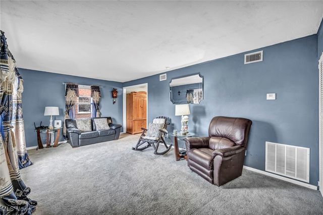 27580 Tremaine Drive, Euclid, OH 44132