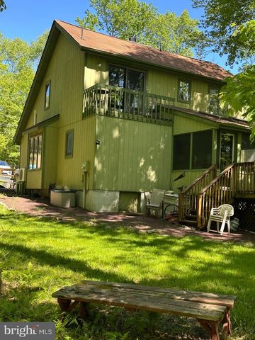202 TEPEE DR, Pocono Lake, PA 18347