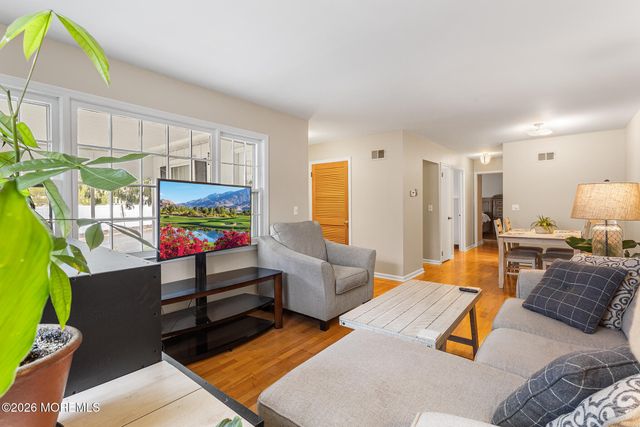 15 Dover Walk 1015, Toms River, NJ 08753