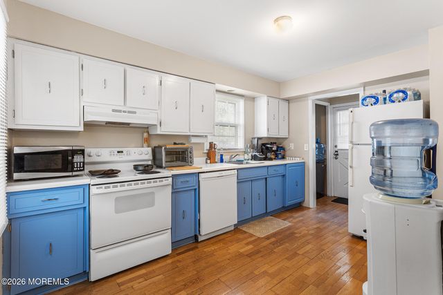 15 Dover Walk 1015, Toms River, NJ 08753