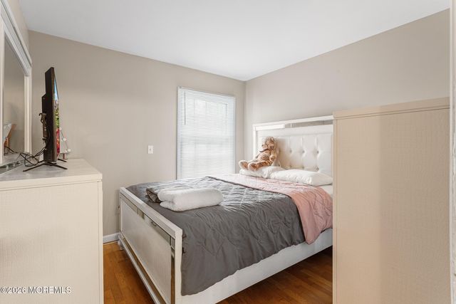 15 Dover Walk 1015, Toms River, NJ 08753