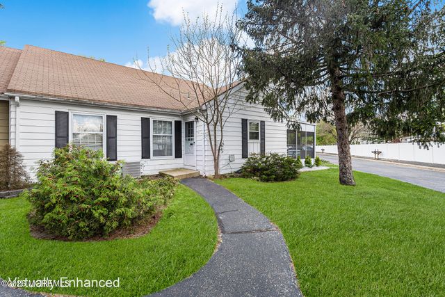 15 Dover Walk 1015, Toms River, NJ 08753