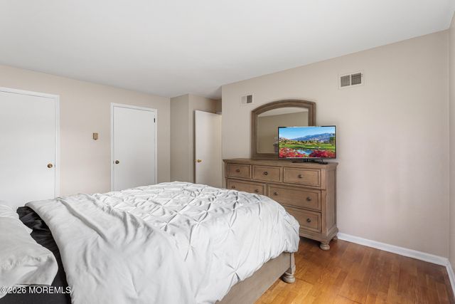 15 Dover Walk 1015, Toms River, NJ 08753