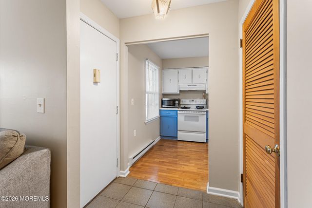 15 Dover Walk 1015, Toms River, NJ 08753