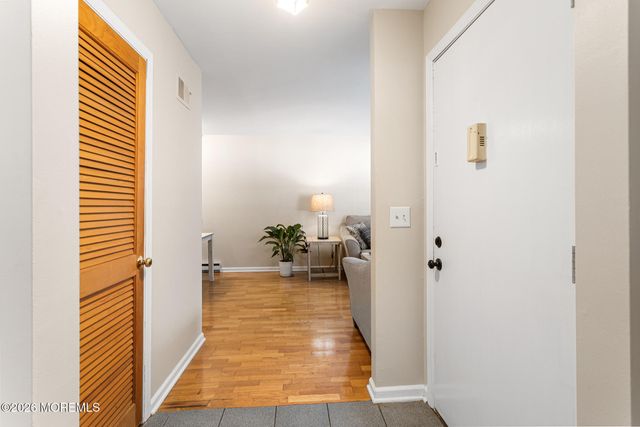 15 Dover Walk 1015, Toms River, NJ 08753